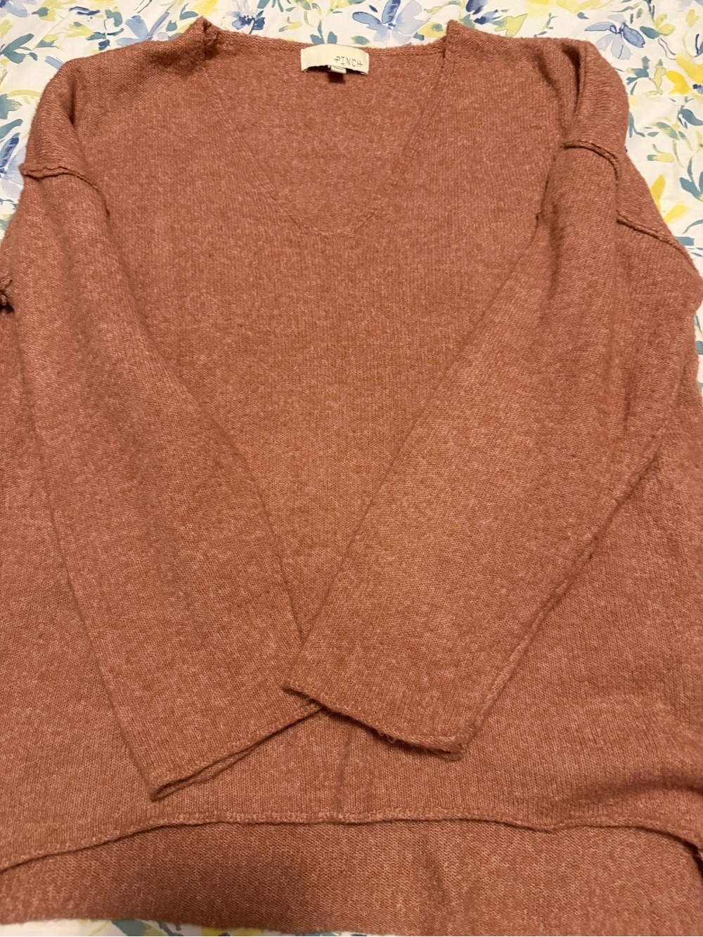 Pinch V-Neck Sweater in Rusty Rose